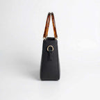 Ryndra Daxe Crossbody — Black