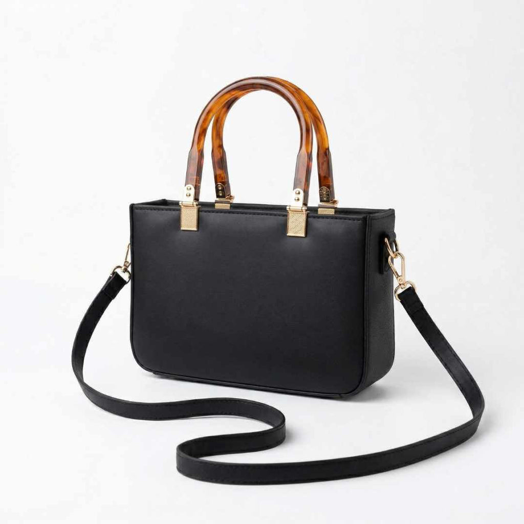 Ryndra Daxe Crossbody — Black