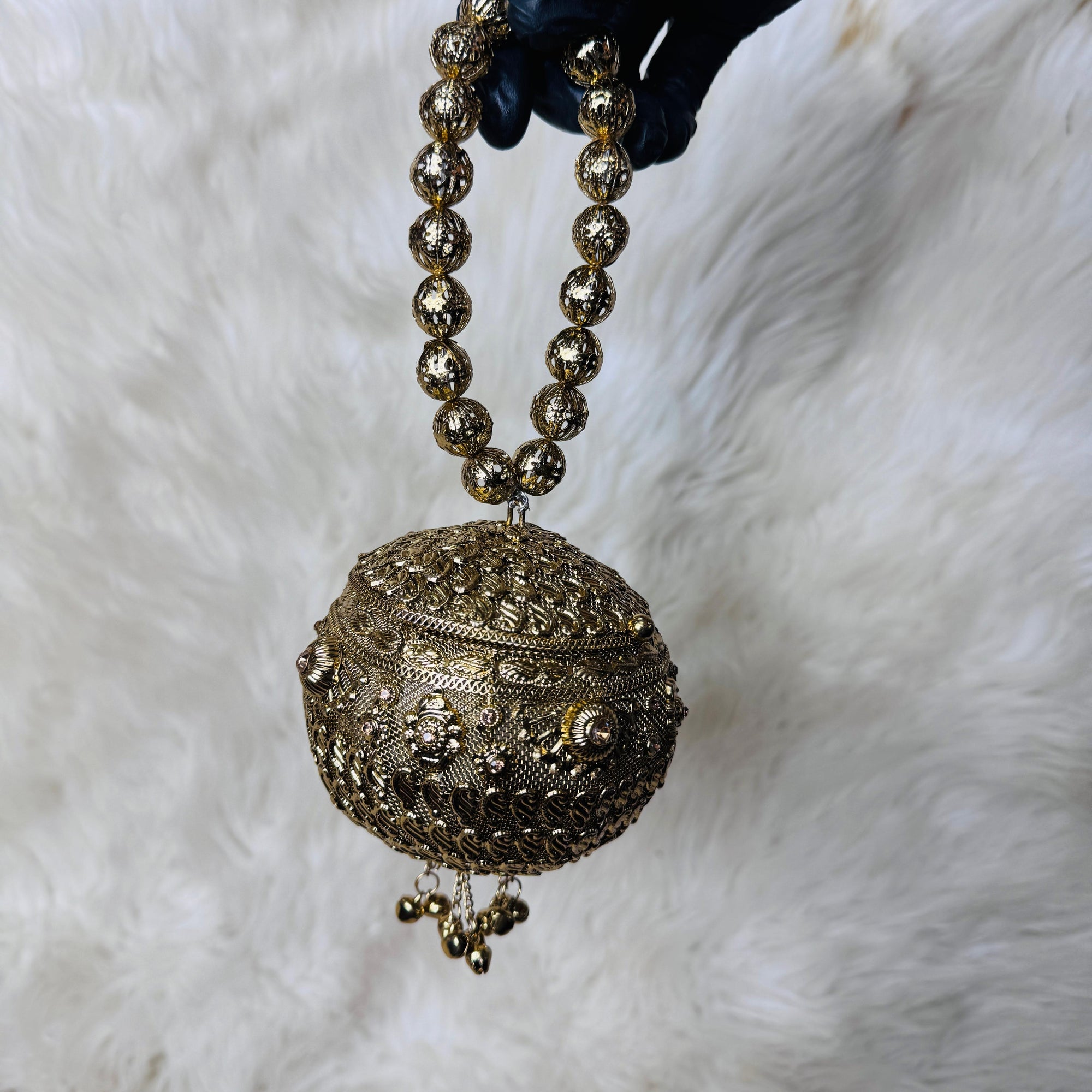 Gold Kundan Potli Clutch — Ryndra